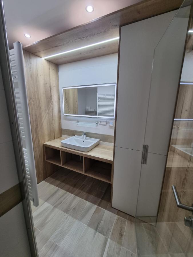 Apartman Nerudovka D 104, Finska Sauna, Garazove Stani Loučná pod Klínovcem Eksteriør bilde